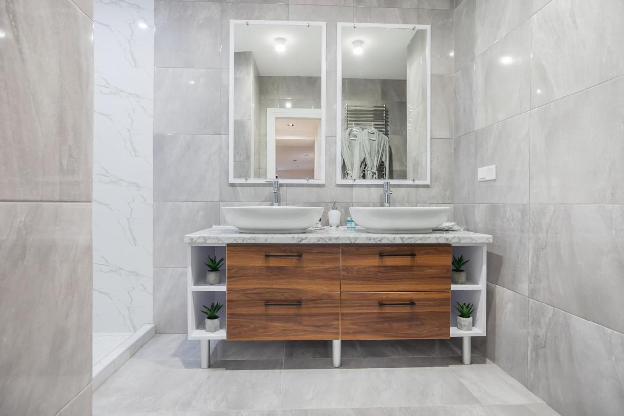Amsterdam Lviv Apartments エクステリア 写真